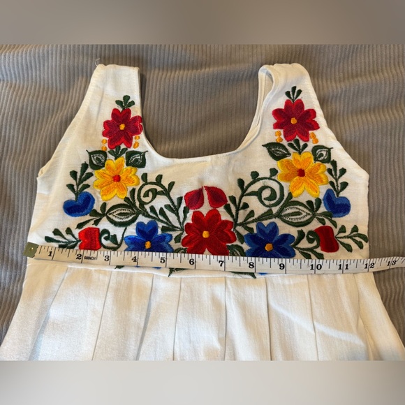 NWOT Floral Embroidered Girls Dress - White with Multicolor Flowers - Picture 4 of 8